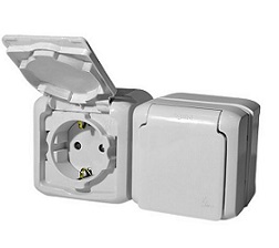 Розетка Legrand Quteo  двойная с заземлением со шторками наружная IP44 серая (782323)