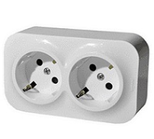 Розетка Legrand Quteo белая двойная наружная с заземлением со шторками (782223)